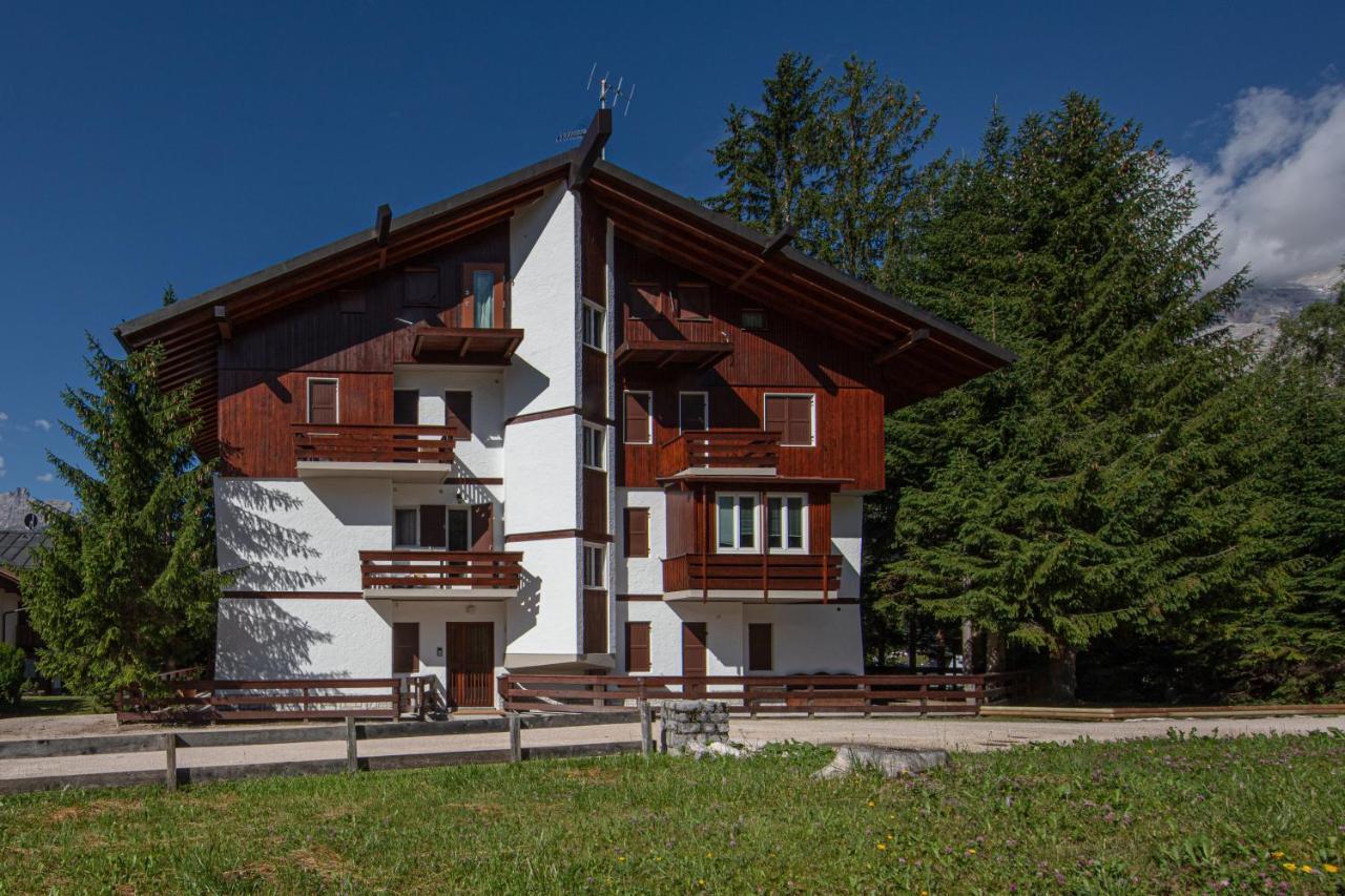 Cortina-House Apartment Cortina d'Ampezzo Ngoại thất bức ảnh