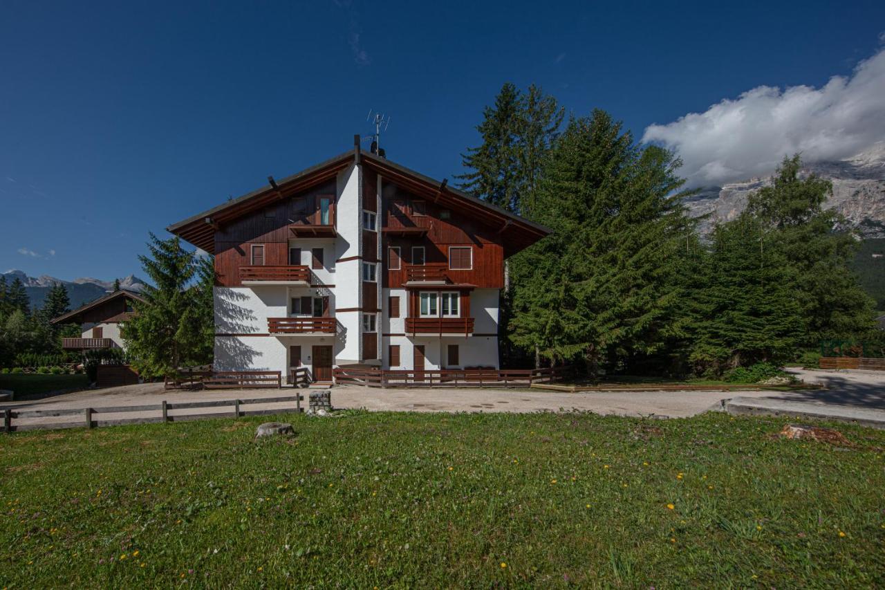Cortina-House Apartment Cortina d'Ampezzo Ngoại thất bức ảnh