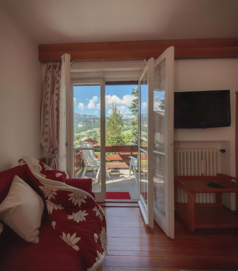 Cortina-House Apartment Cortina d'Ampezzo Ngoại thất bức ảnh